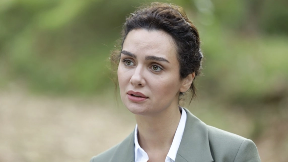 birceakalay4 Birce Akalay Kimdir?