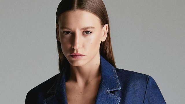 serenay-sarikaya-4-e1728043044833 Serenay Sarıkaya Kimdir?